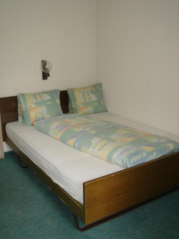 Hotel Eden Sisikon Habitación foto