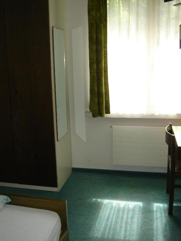 Hotel Eden Sisikon Habitación foto