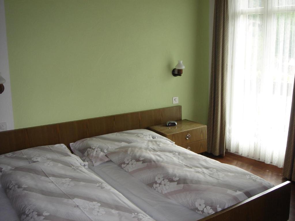 Hotel Eden Sisikon Habitación foto